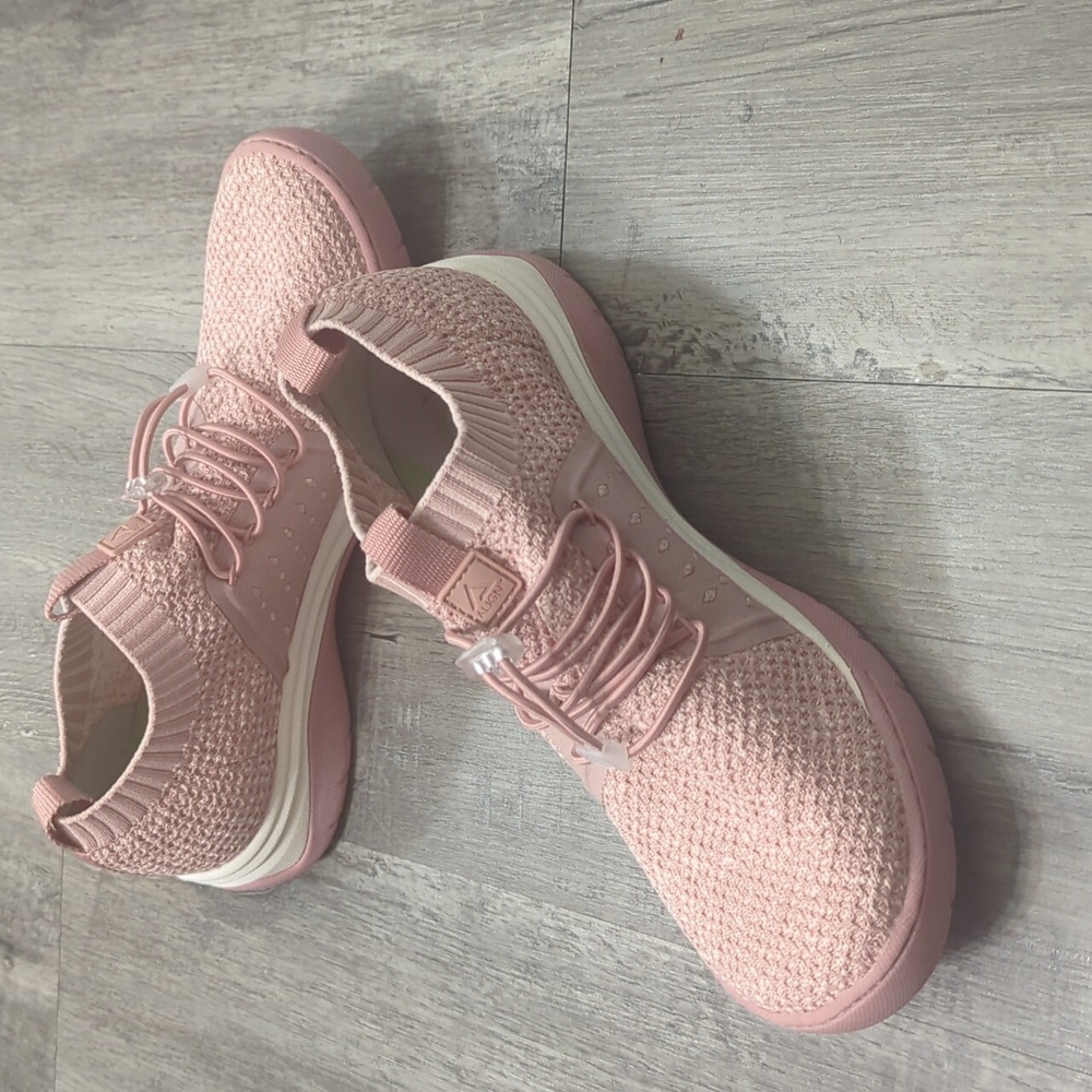 Align Knit Bungee Slip On Torri Sneakers - Picture 6 of 9